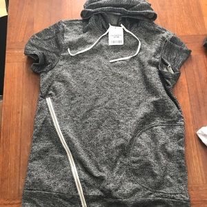 Short sleeve hooded men’s shirt